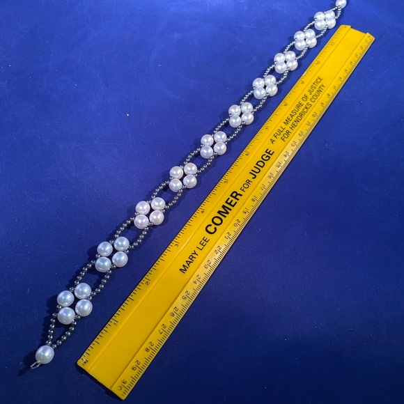 Vintage Faux White & Black Pearl Choker Necklace - Picture 4 of 4